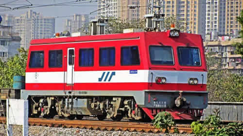 初中生可以學(xué)內(nèi)燃機車運用與檢修專業(yè)嗎？